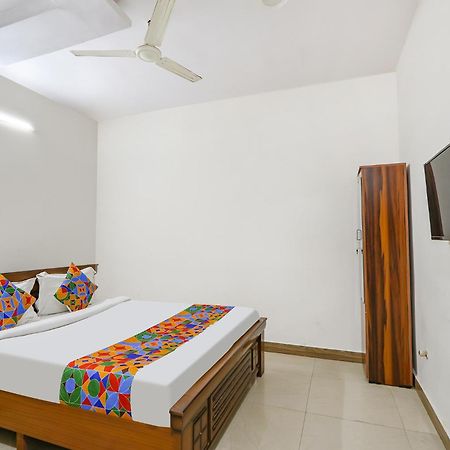 Fabexpress Korner Inn - Sivaji Park Вишакхапатнам Экстерьер фото