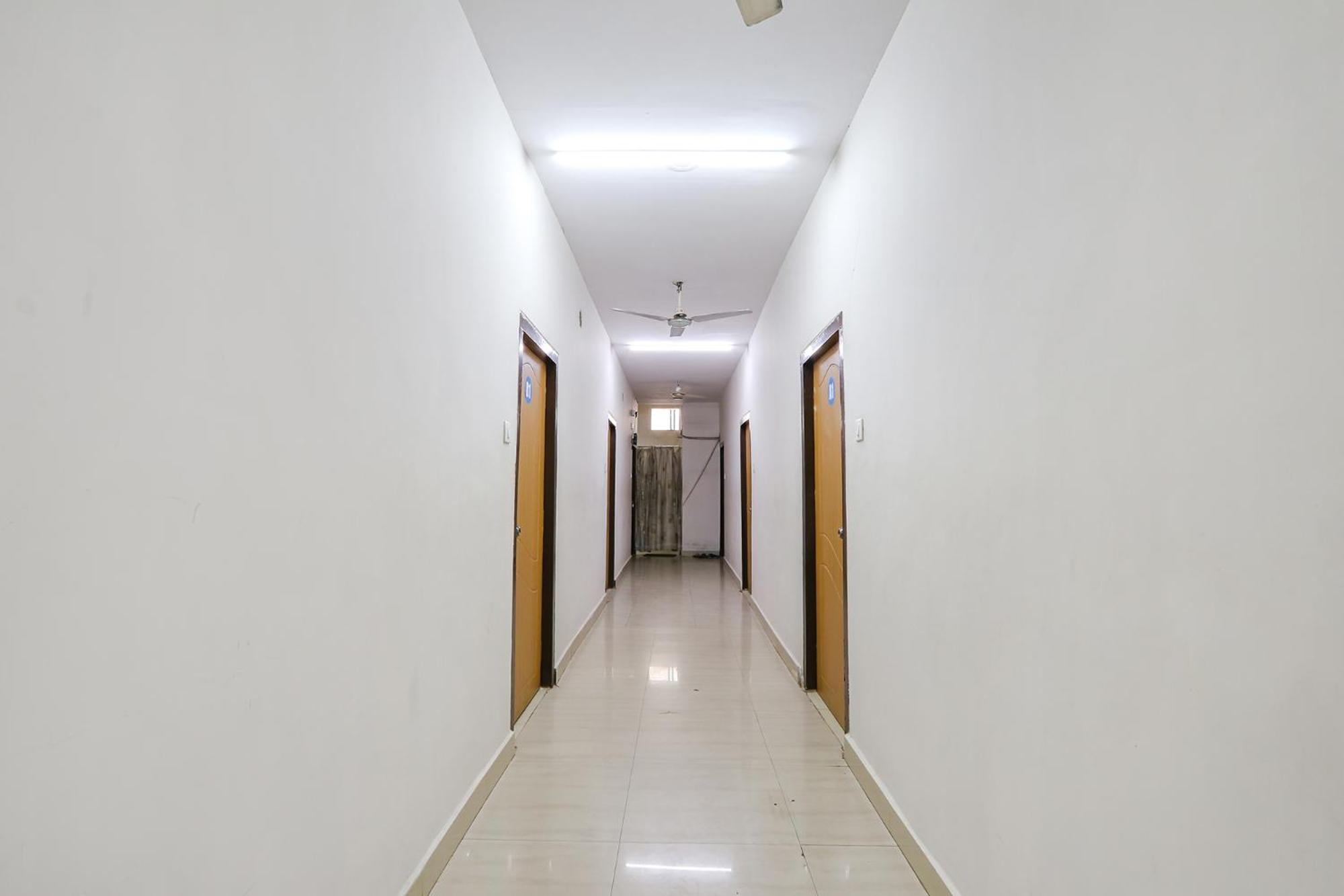 Fabexpress Korner Inn - Sivaji Park Вишакхапатнам Экстерьер фото